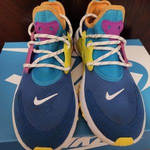 Nike React Size 5Y mulit color